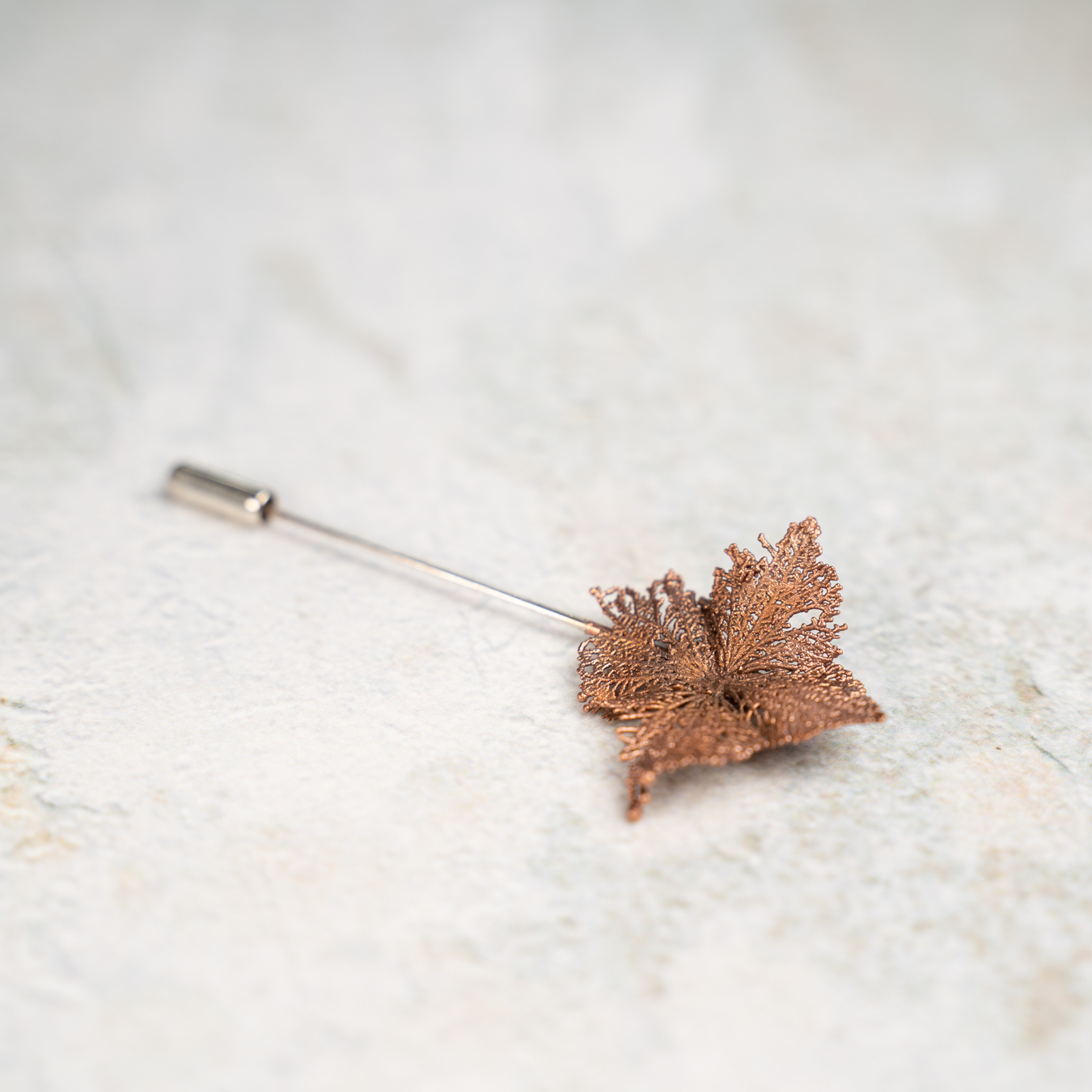 Alternative view of Speld met hortensia bloem