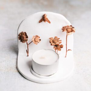 Kaarsenstandaard met moederkruid