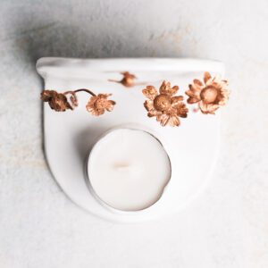 Alternative view of Kaarsenstandaard met moederkruid