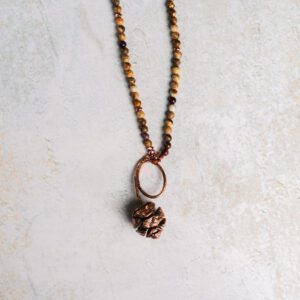 Halsketting met dennenappel