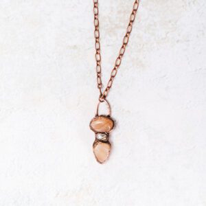 Halsketting met maansteen en parel 2