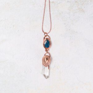 hanger met lodolietpunt en apatiet