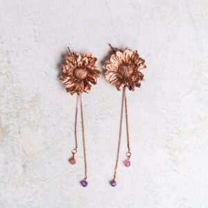 Oorbellen van echte chrysanten